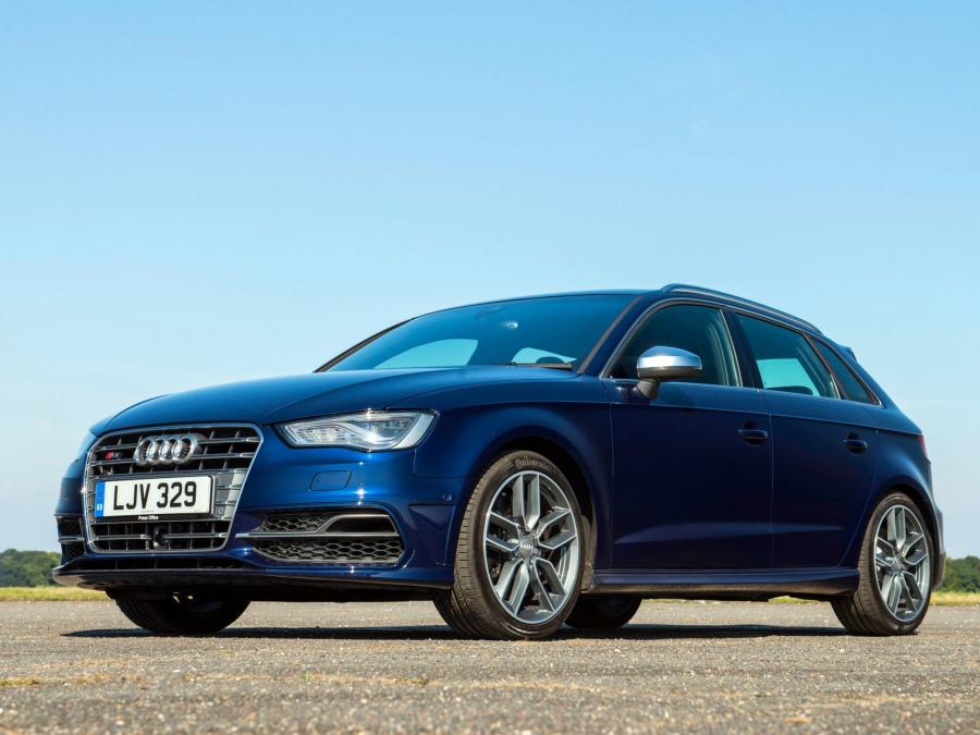  Audi S3 Sportback (8V) 2013 года  (UK) (фото 2 из 17)